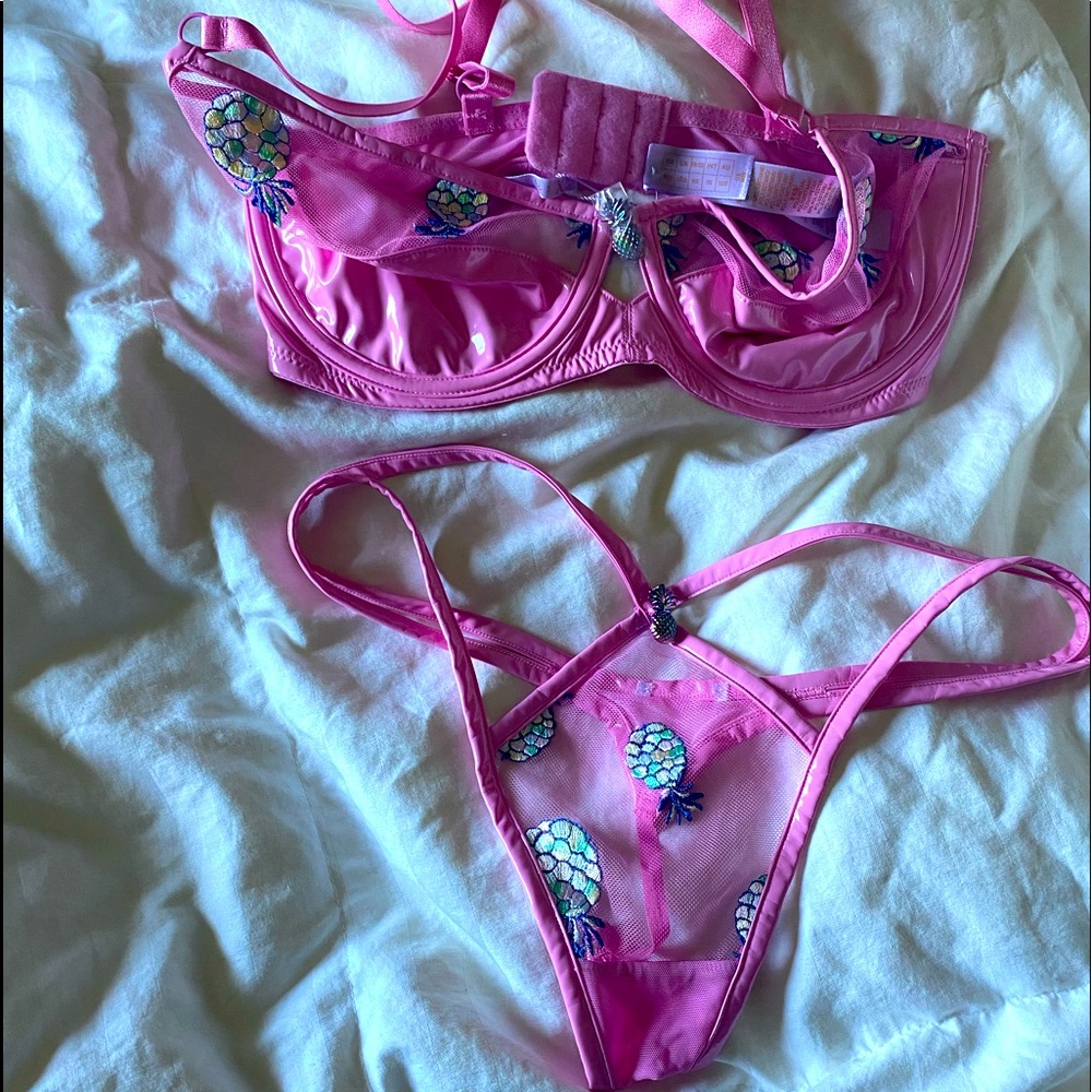 Brand new Savage Fenty X lingerie set